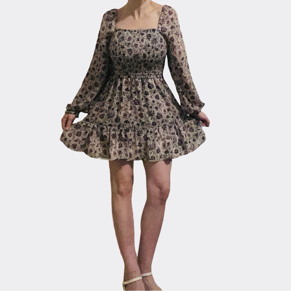 1. State whimsical puffed sleeve floral print dress
